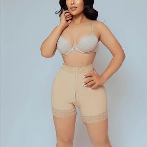 SHAPE WEAR GLUTE LIFTING SHORT (NUDE)